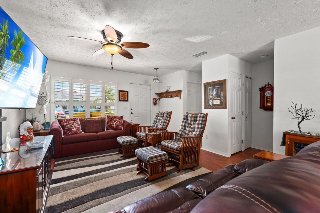 6661 Nuevo Lagos, Fort Pierce, FL 34951 Photo