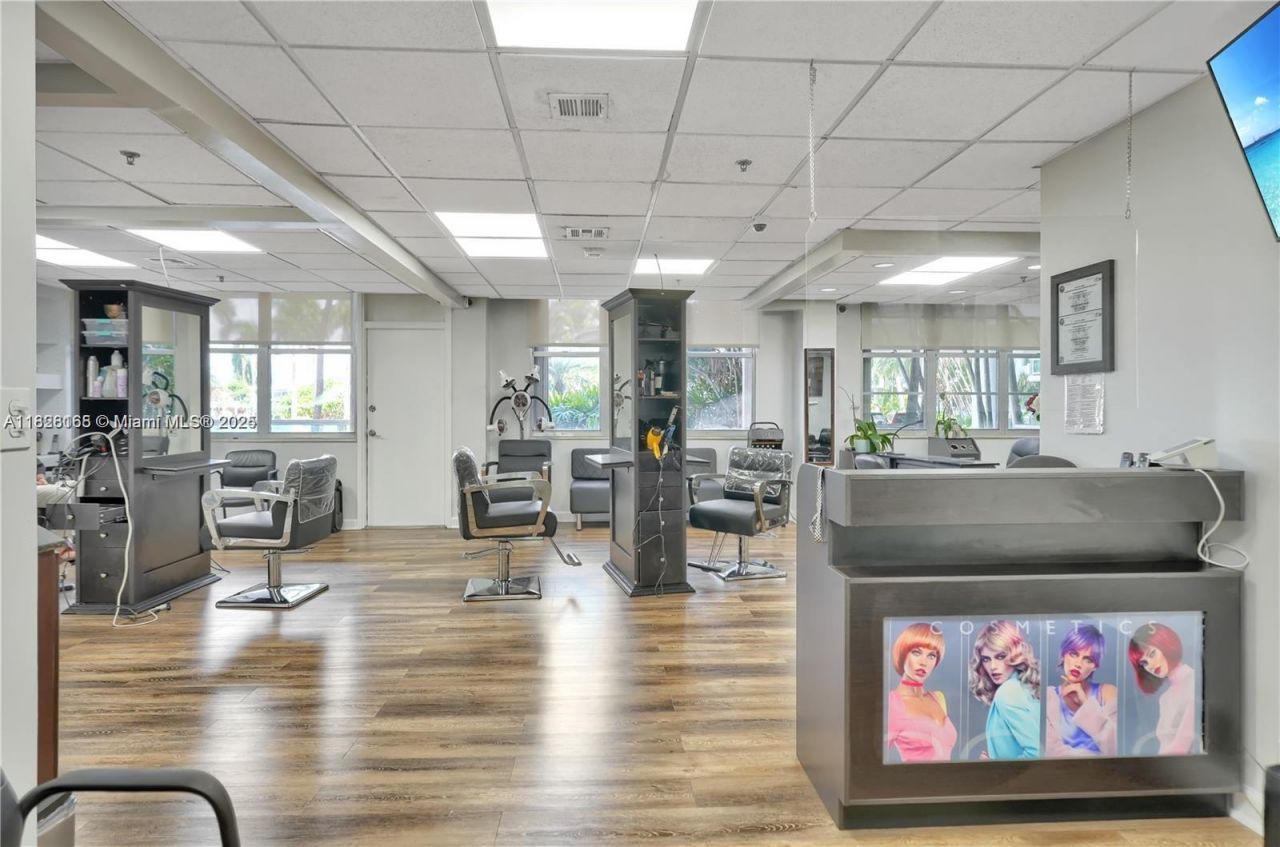 5151 Collins Ave, Unit 535, Miami Beach, FL 33140 Photo