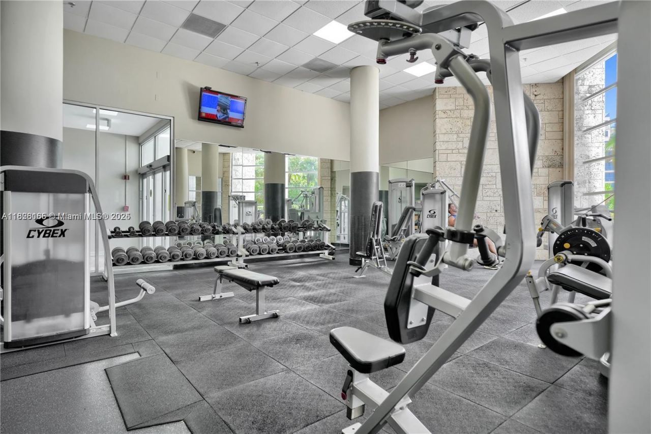 5151 Collins Ave, Unit 535, Miami Beach, FL 33140 Photo