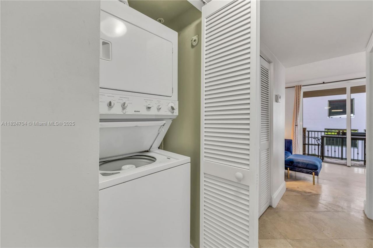 2951 S Bayshore Dr, Unit 717, Miami, FL 33133 Photo