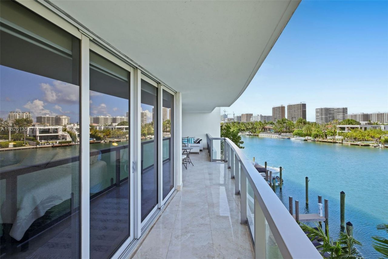 9261 E Bay Harbor Dr, Unit 404, Bay Harbor Islands, FL 33154 Photo