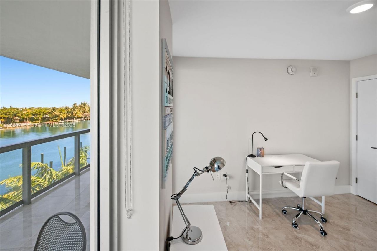 9261 E Bay Harbor Dr, Unit 404, Bay Harbor Islands, FL 33154 Photo