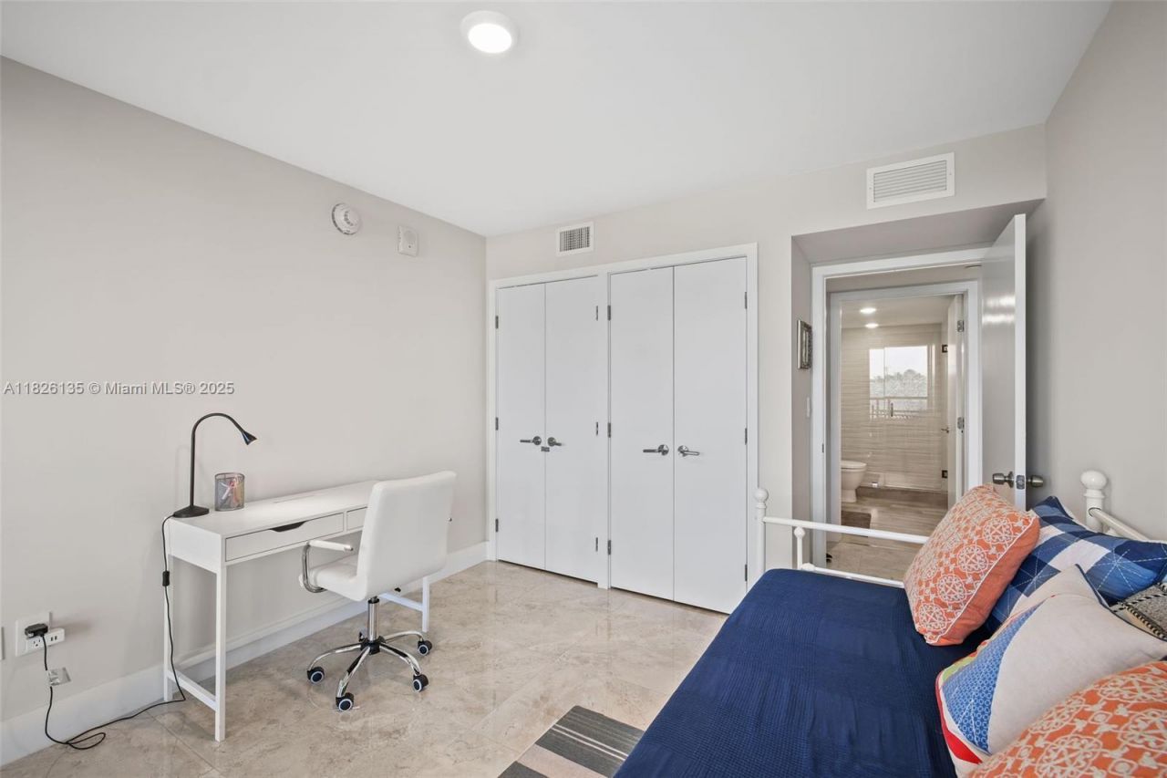 9261 E Bay Harbor Dr, Unit 404, Bay Harbor Islands, FL 33154 Photo