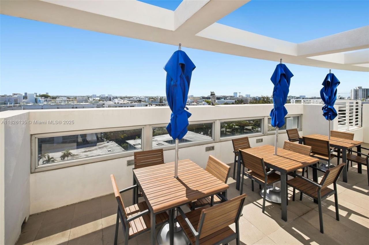 9261 E Bay Harbor Dr, Unit 404, Bay Harbor Islands, FL 33154 Photo