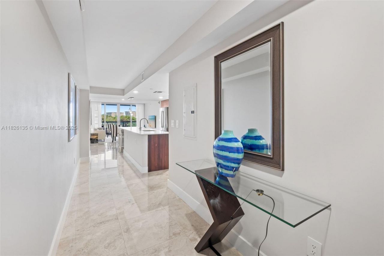 9261 E Bay Harbor Dr, Unit 404, Bay Harbor Islands, FL 33154 Photo