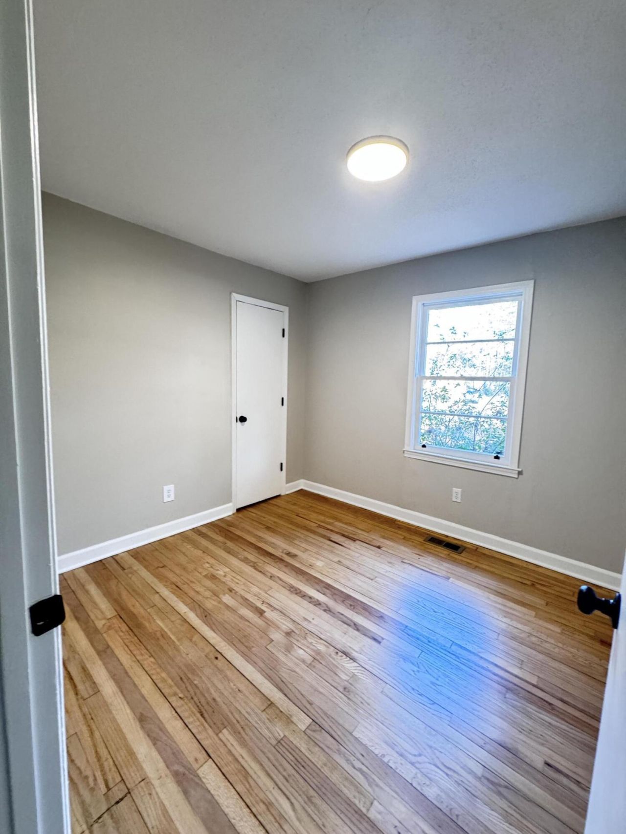 114 Madison Street Photo 12