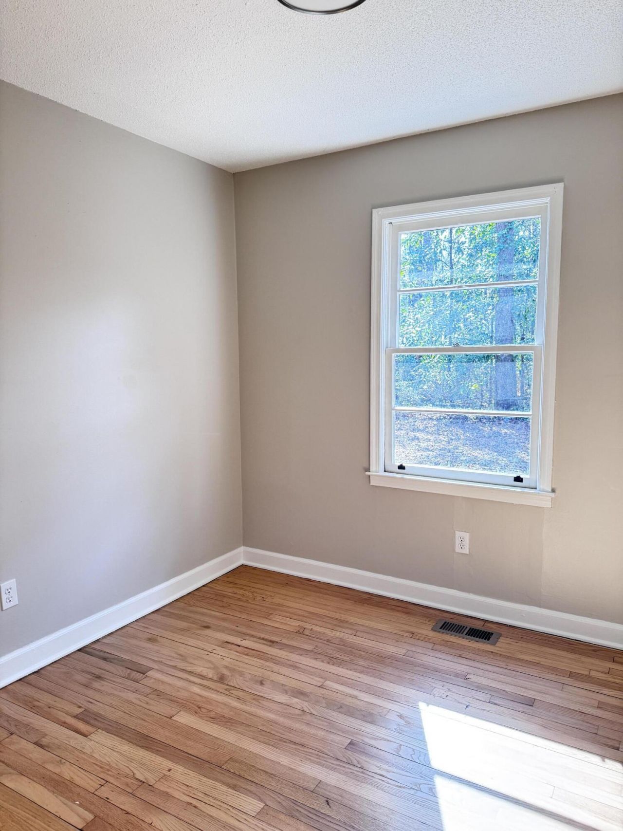 114 Madison Street Photo 14