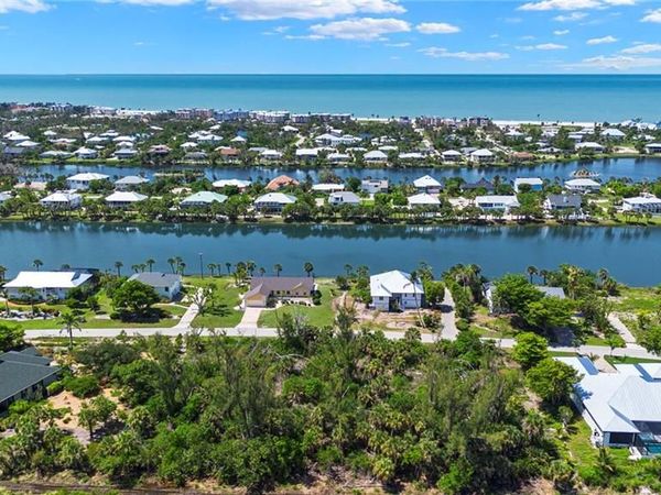 554 Lake Murex CIR, SANIBEL, FL 33957