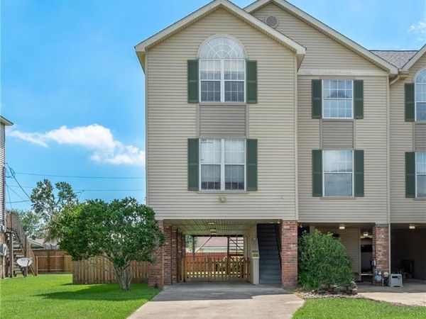 41 BRANDON HALL Drive, Unit A, Destrehan, LA 70047
