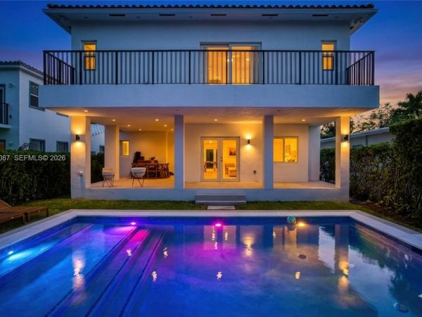 719 W 51st St, Miami Beach, FL 33140