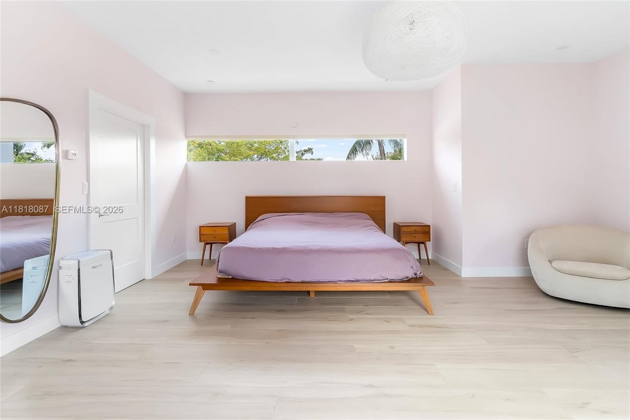 719 W 51st St, Miami Beach, FL 33140 Photo