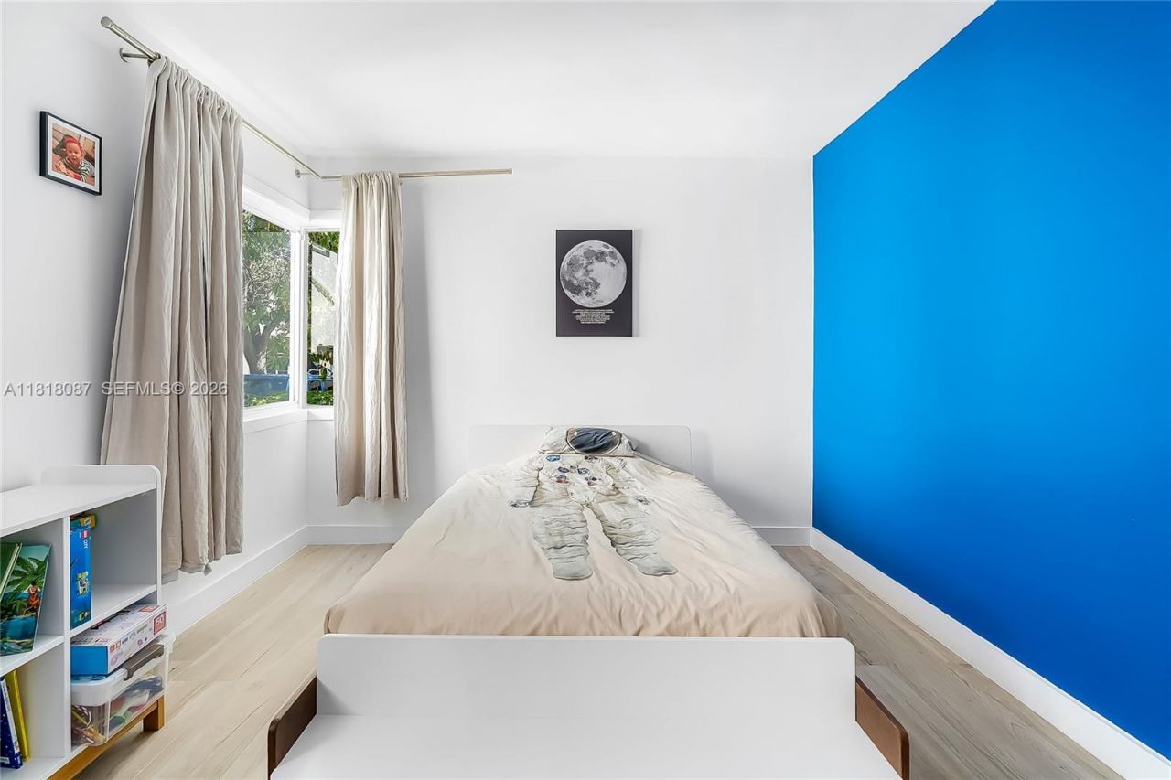 719 W 51st St, Miami Beach, FL 33140 Photo