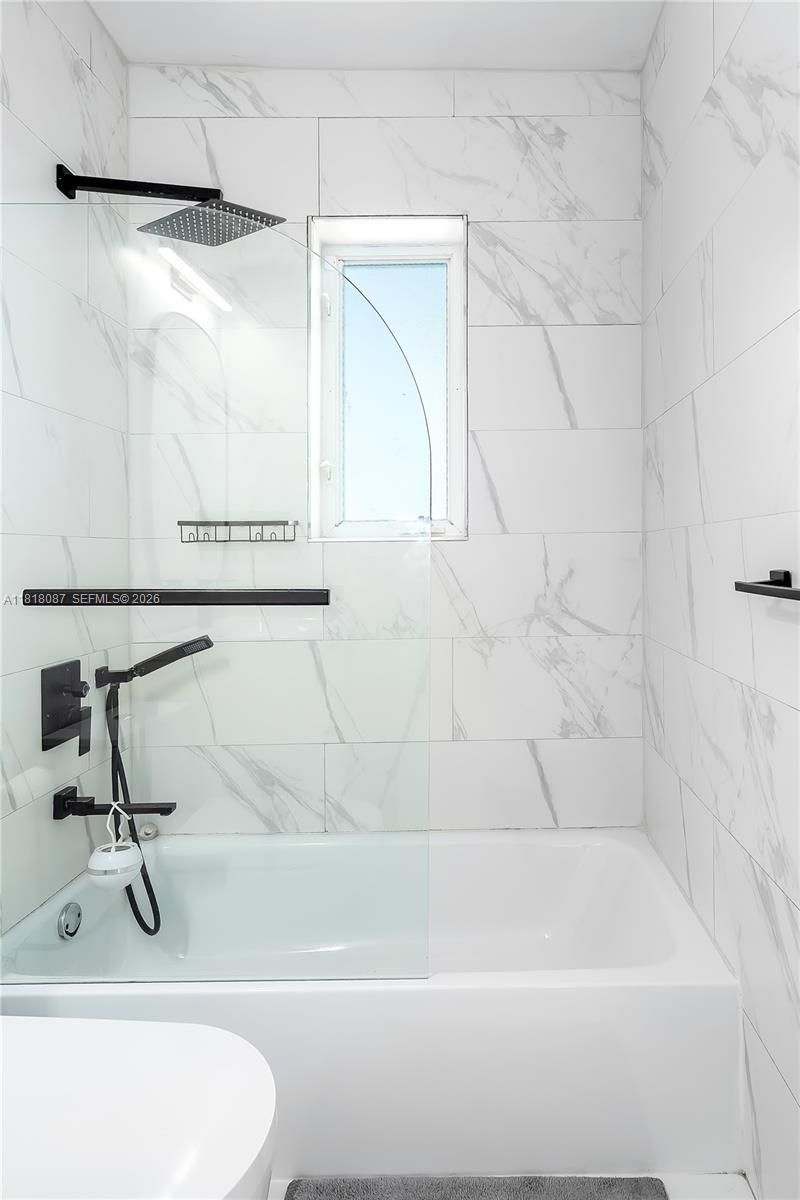 719 W 51st St, Miami Beach, FL 33140 Photo