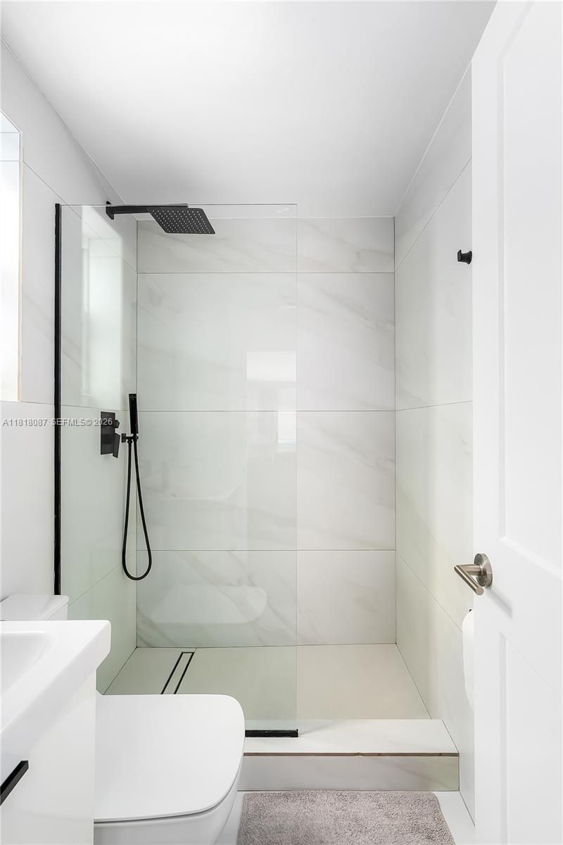 719 W 51st St, Miami Beach, FL 33140 Photo