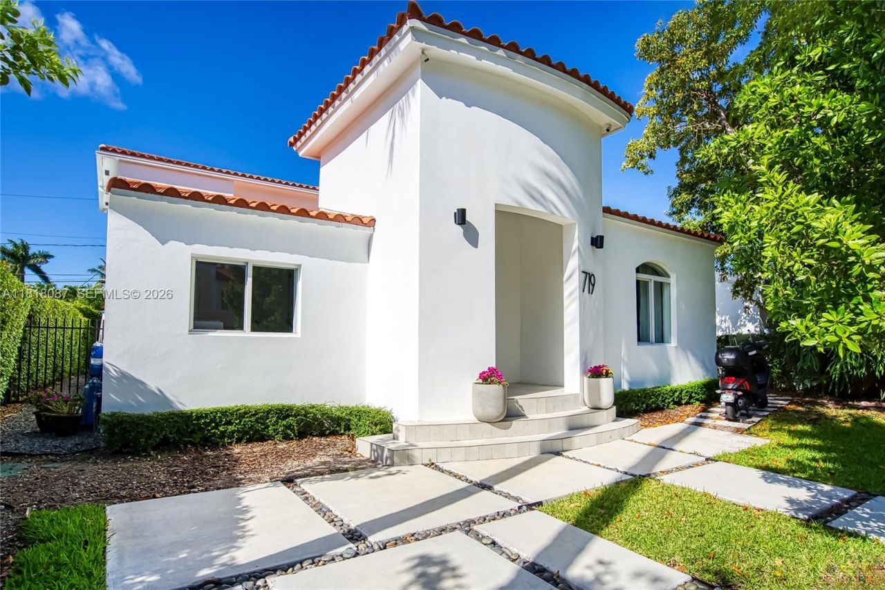 719 W 51st St, Miami Beach, FL 33140 Photo