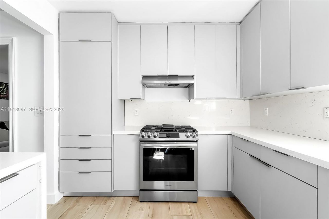 719 W 51st St, Miami Beach, FL 33140 Photo