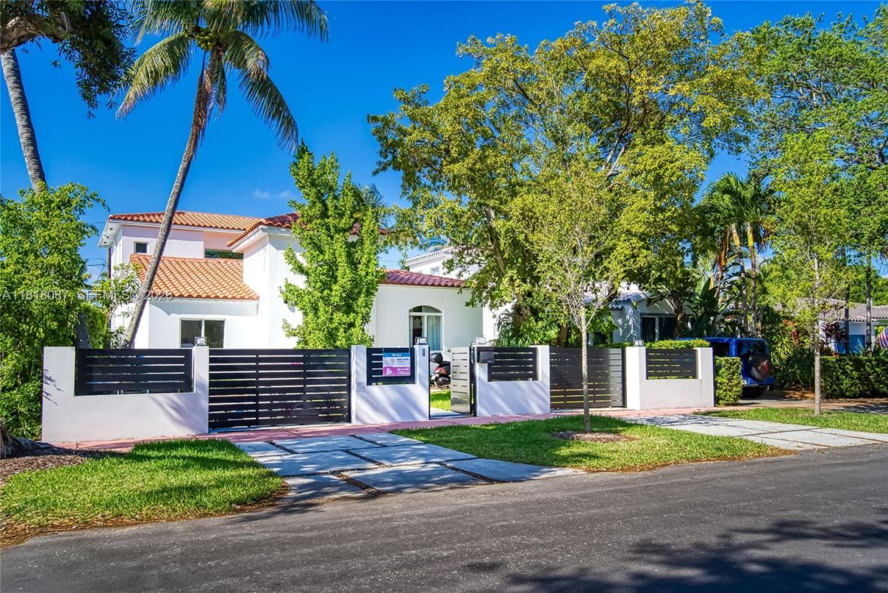 719 W 51st St, Miami Beach, FL 33140 Photo