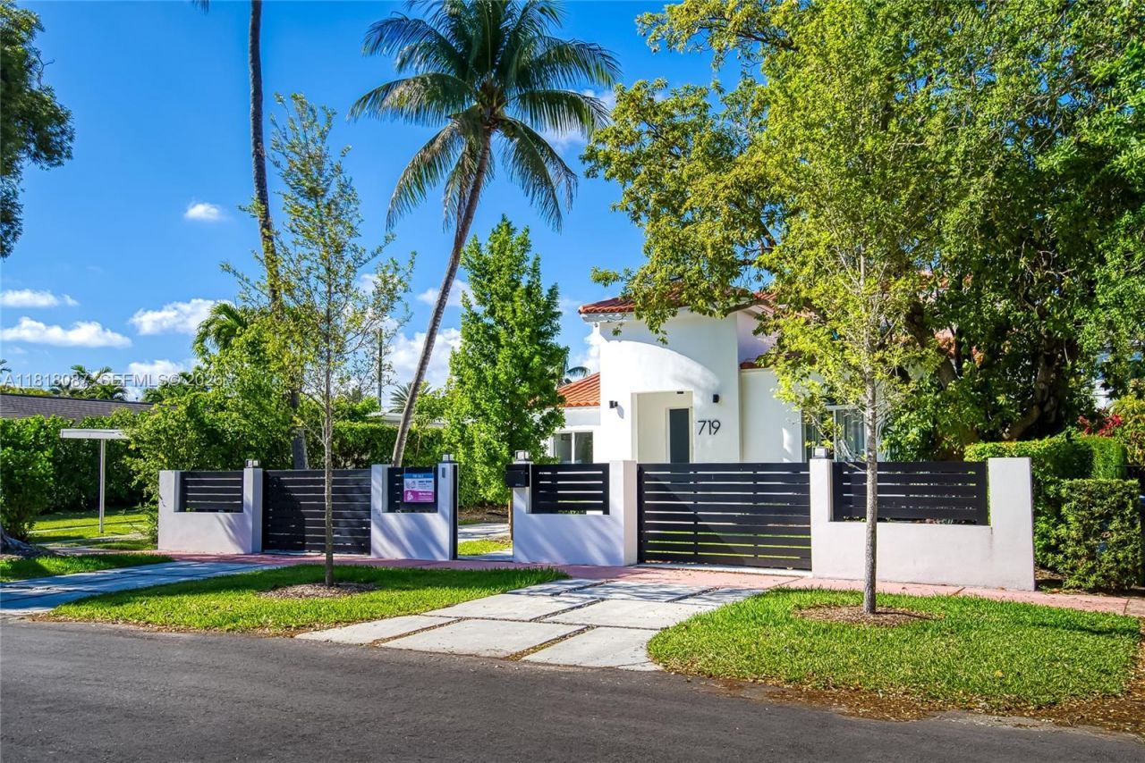 719 W 51st St, Miami Beach, FL 33140 Photo