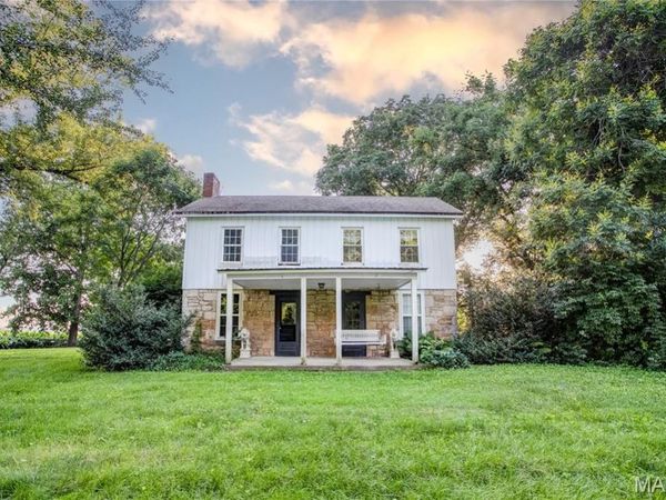 692 N ELDRED-HILLVIEW Road, Hillview, IL 62050