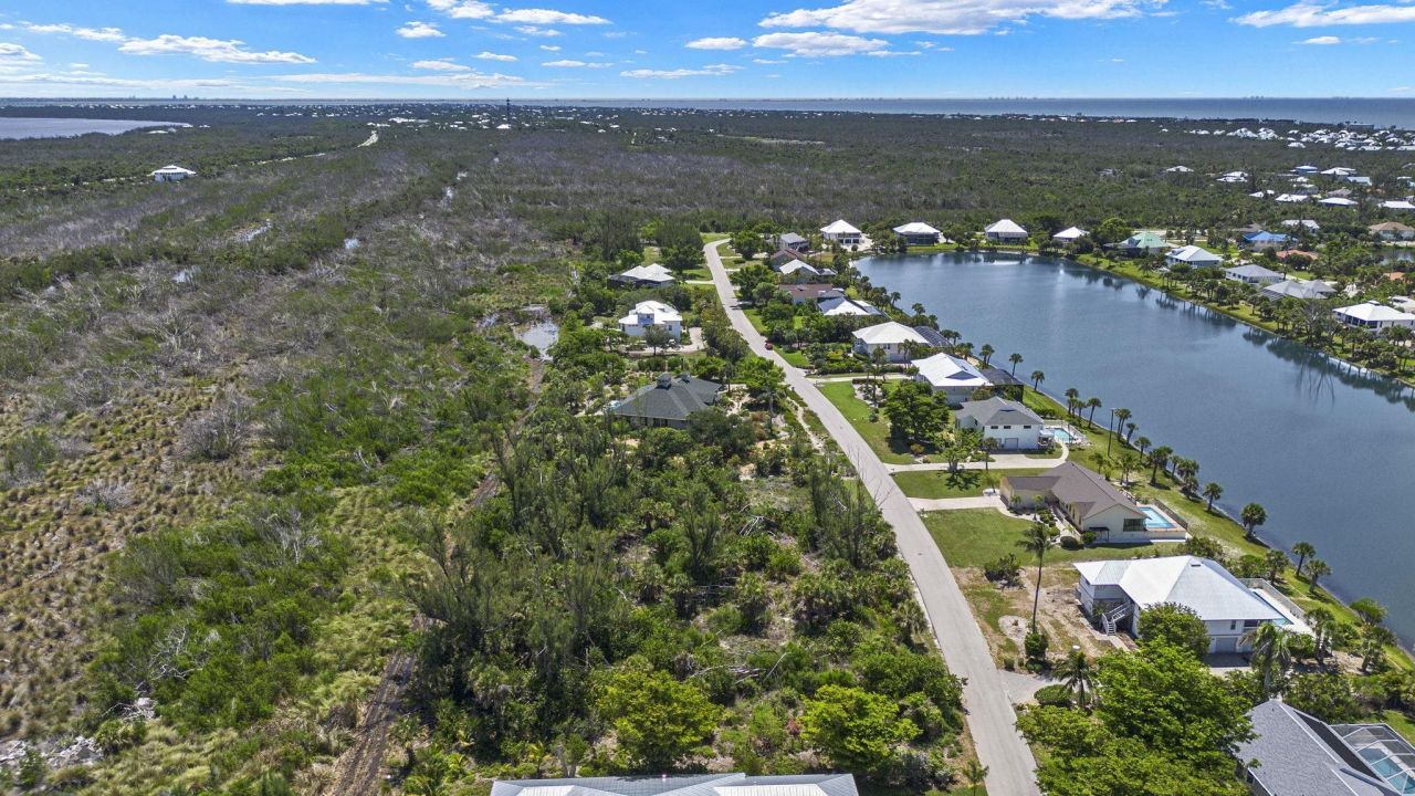 554 Lake Murex Cir, Sanibel, FL 33957 Photo