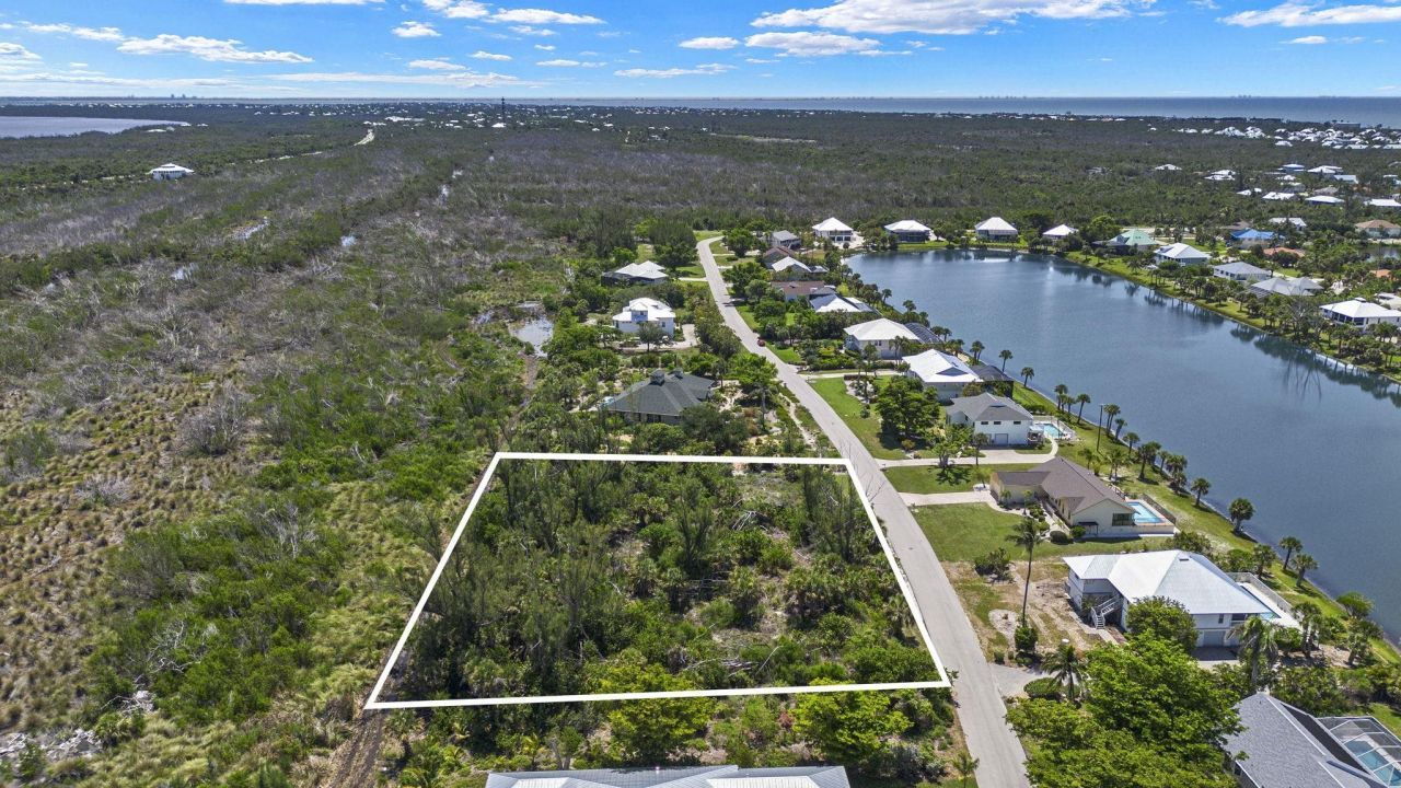 554 Lake Murex Cir, Sanibel, FL 33957 Photo