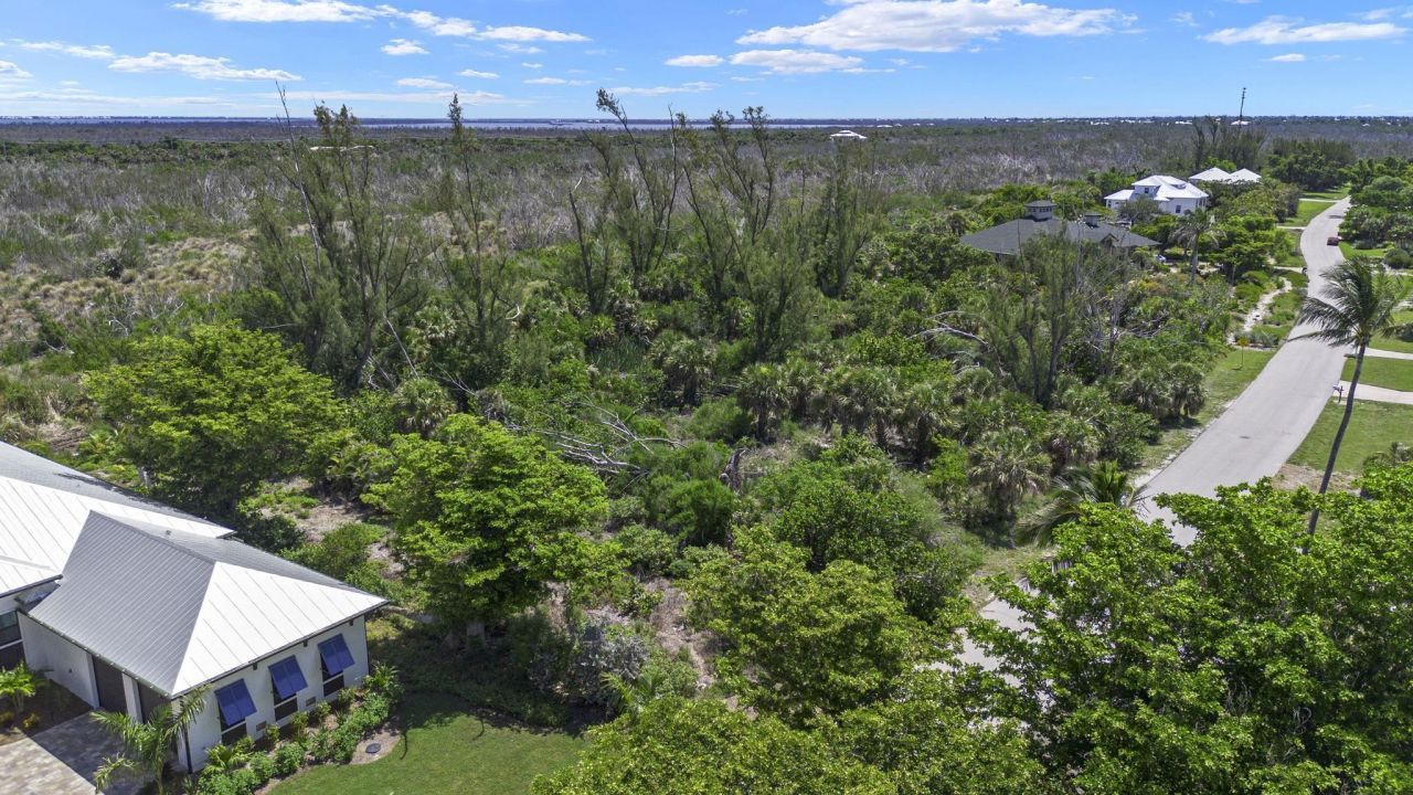 554 Lake Murex Cir, Sanibel, FL 33957 Photo