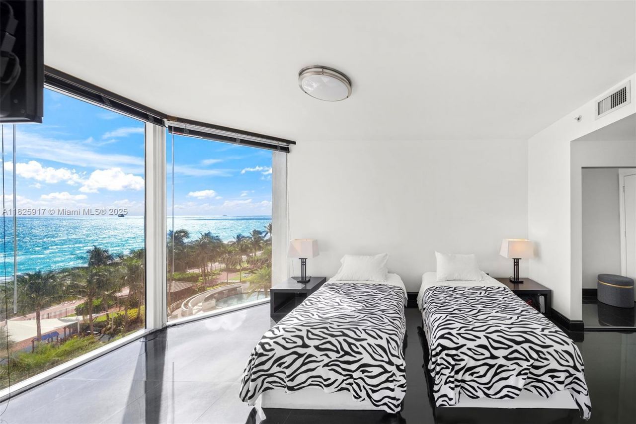 4779 Collins Ave, Unit 702, Miami Beach, FL 33140 Photo