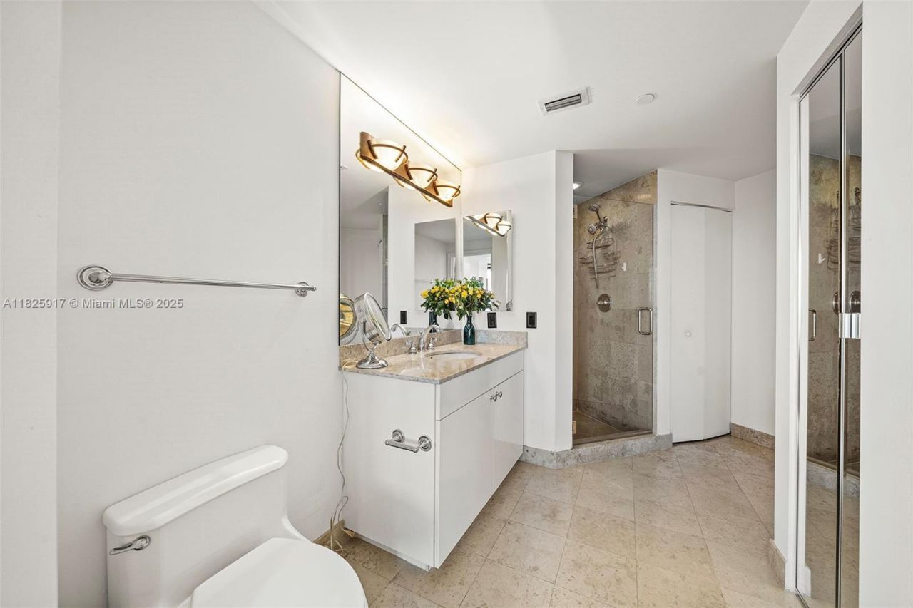 4779 Collins Ave, Unit 702, Miami Beach, FL 33140 Photo