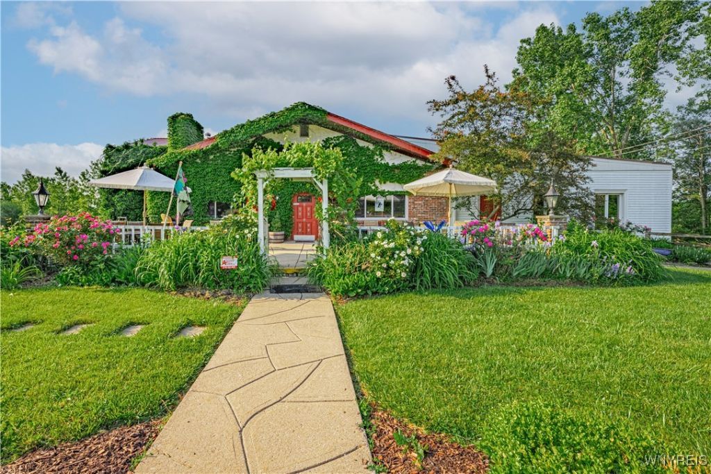 4120 Ridge Road, Lockport, NY 14094 Main Photo