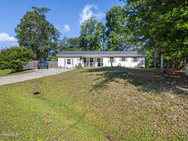 302 Richelieu Road, Wilmington, NC 28412