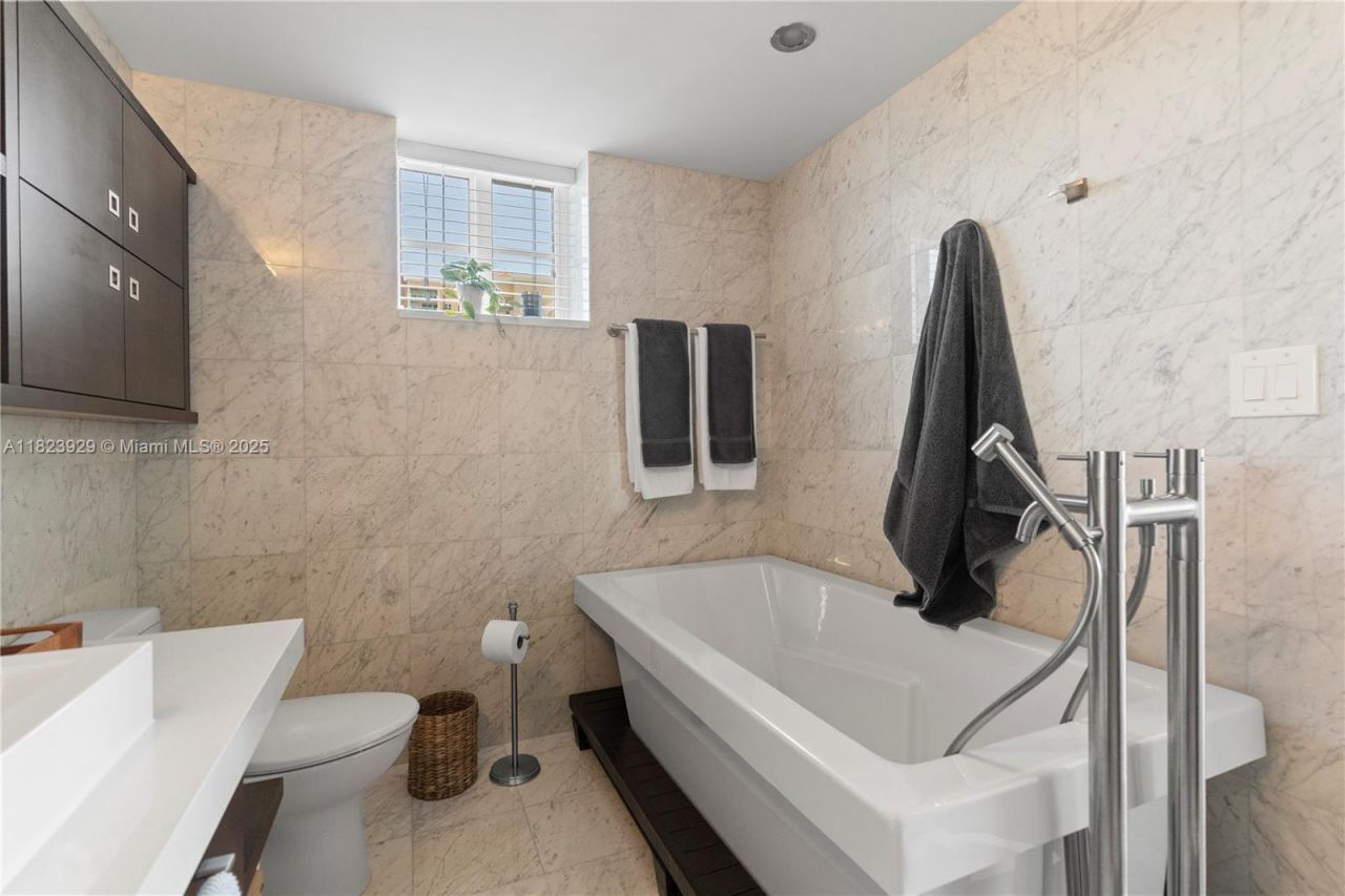 17050 N Bay Rd, Unit PH1201, Sunny Isles Beach, FL 33160 Photo