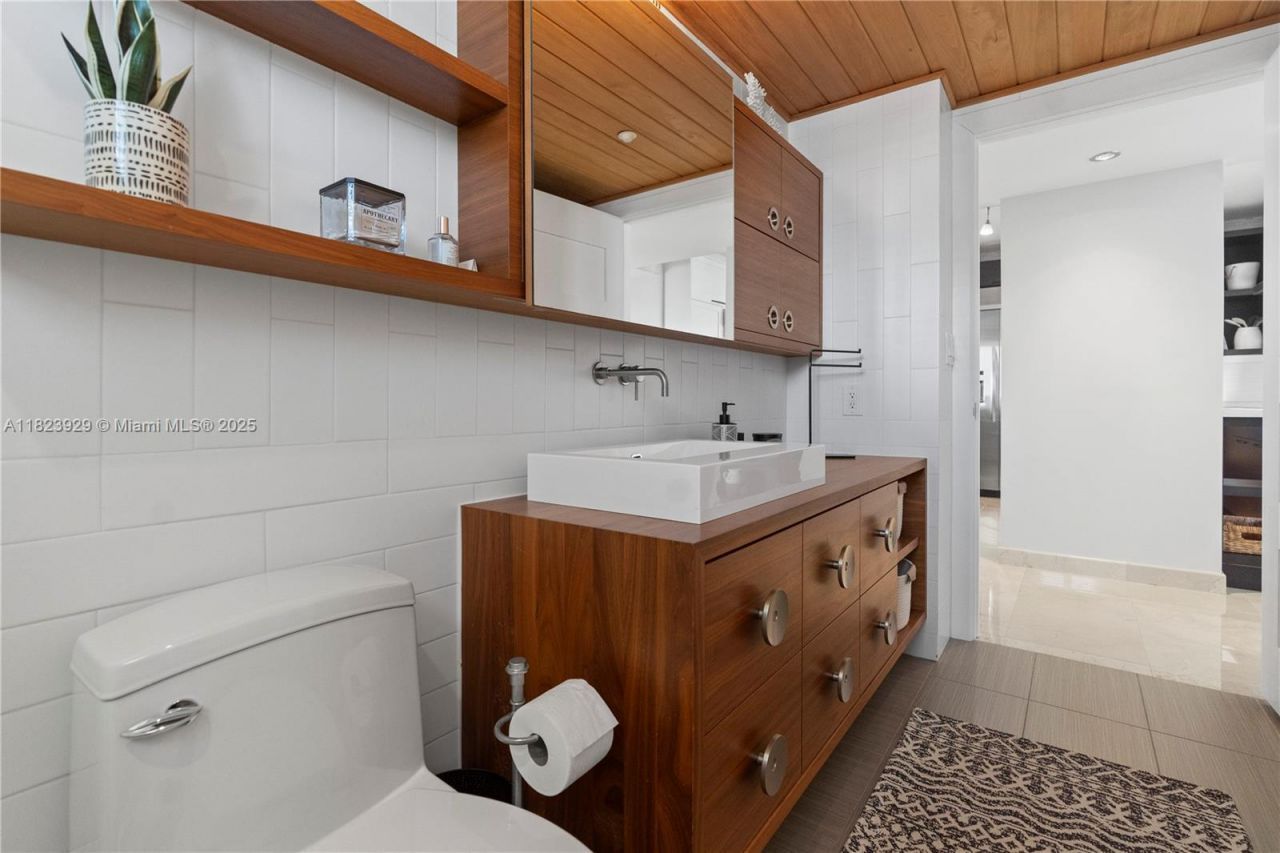 17050 N Bay Rd, Unit PH1201, Sunny Isles Beach, FL 33160 Photo