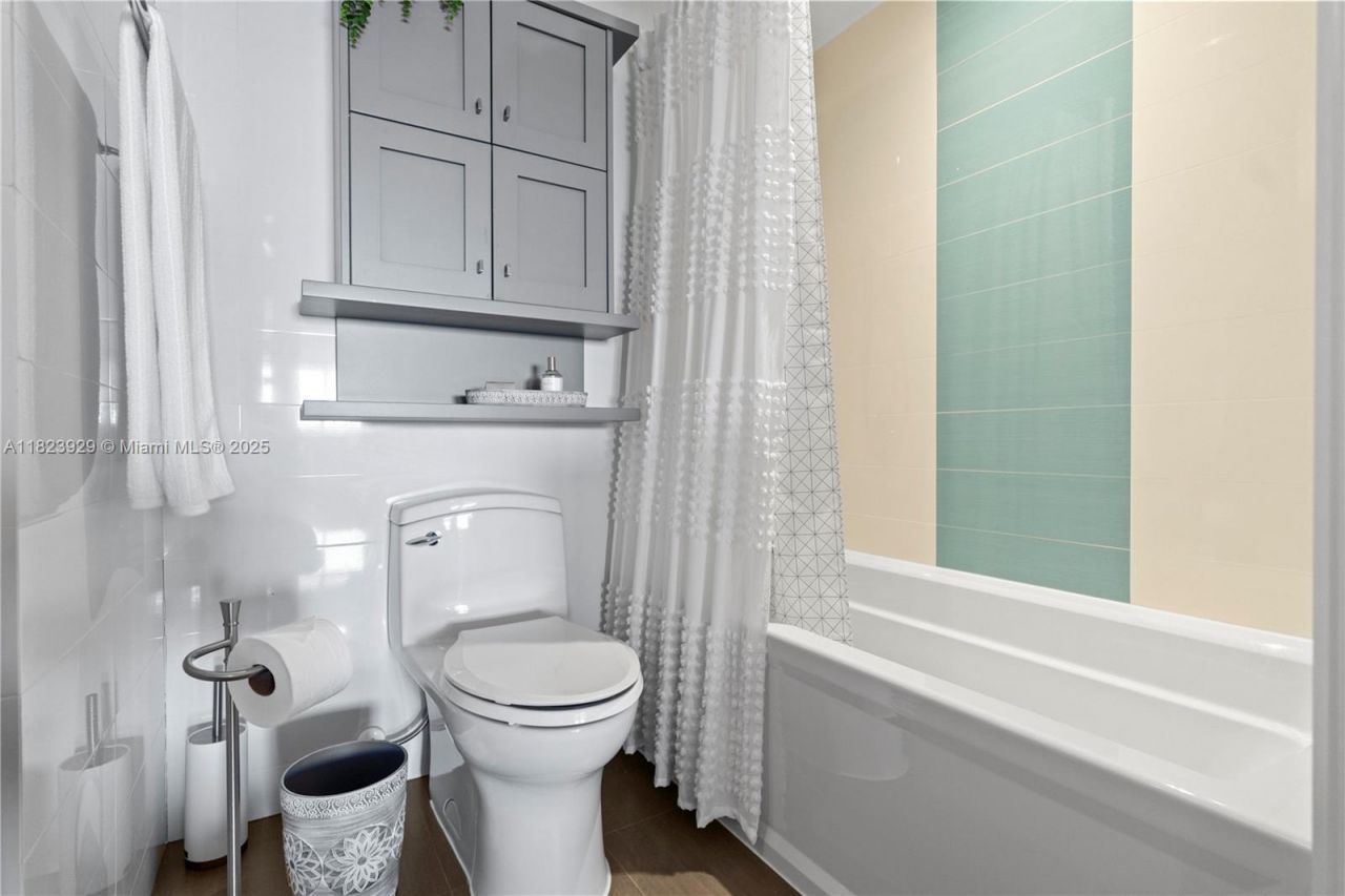 17050 N Bay Rd, Unit PH1201, Sunny Isles Beach, FL 33160 Photo