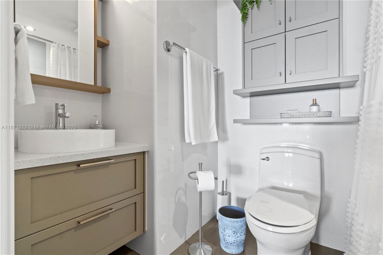 17050 N Bay Rd, Unit PH1201, Sunny Isles Beach, FL 33160 Photo