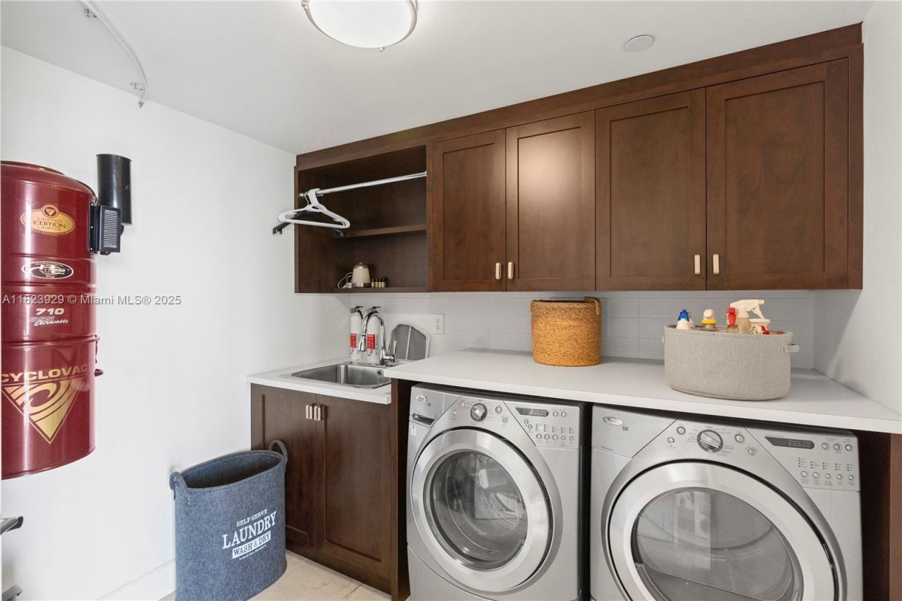 17050 N Bay Rd, Unit PH1201, Sunny Isles Beach, FL 33160 Photo