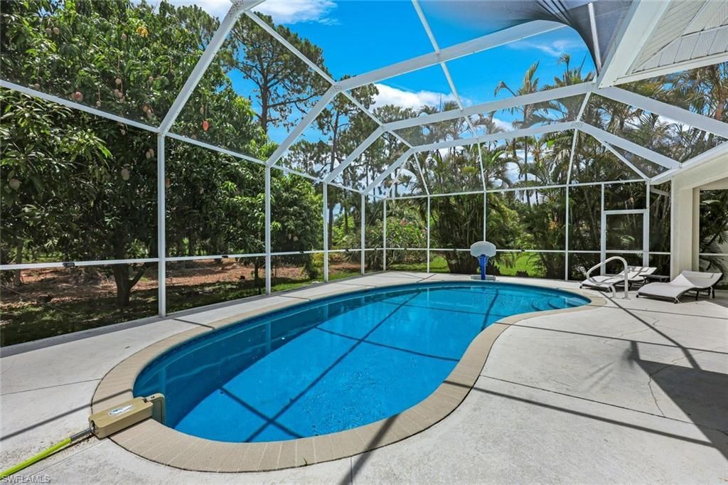 697 Crossfield Cir, Naples, FL 34104 Photo