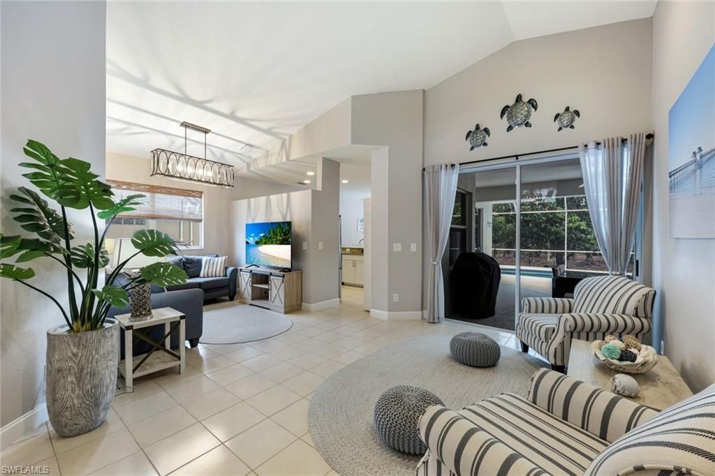 697 Crossfield Cir, Naples, FL 34104 Photo