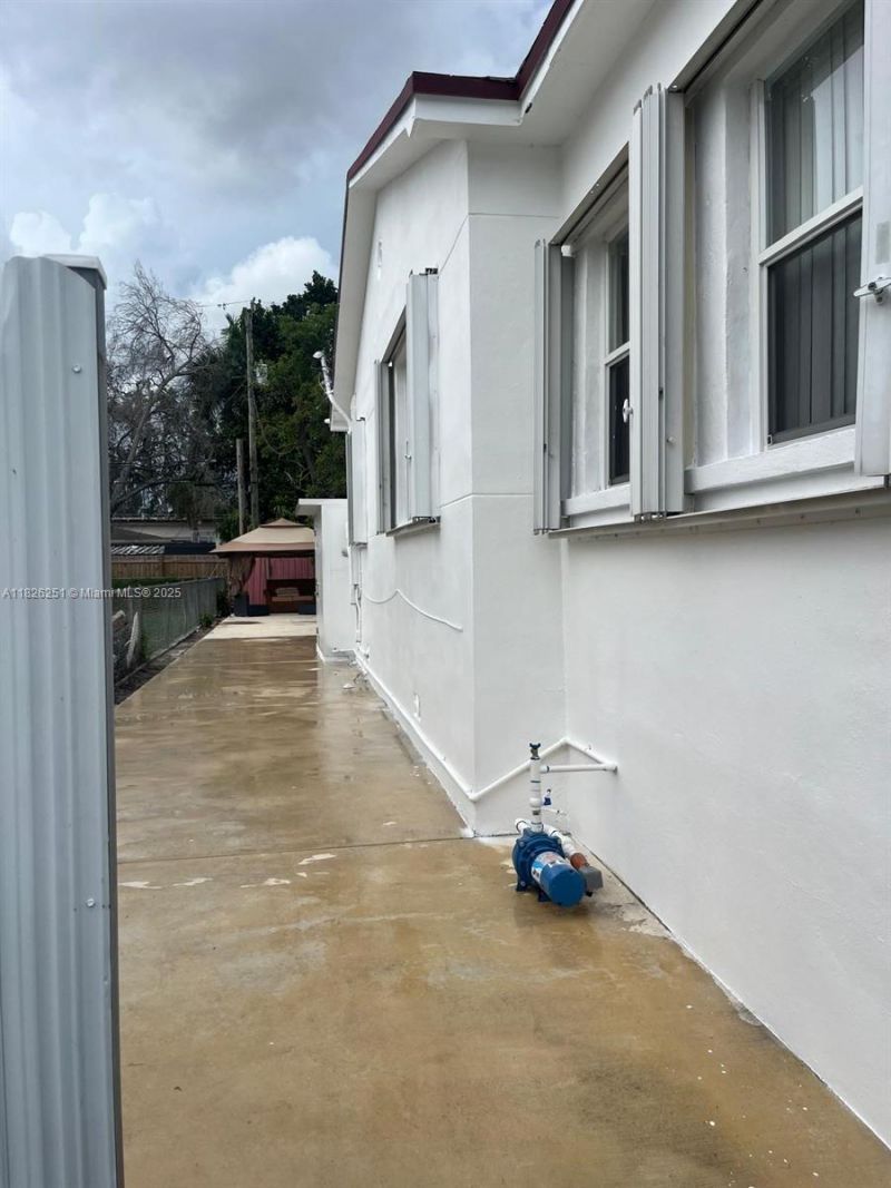 217 E 20th St, Hialeah, FL 33010 Photo