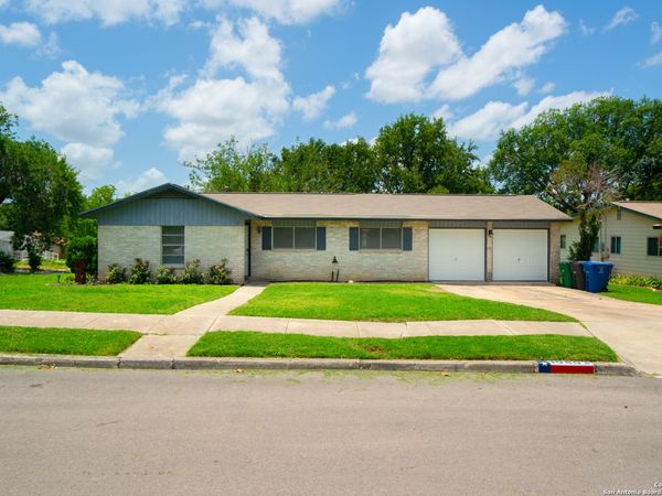 10803 Edgecrest, San Antonio, TX 78217