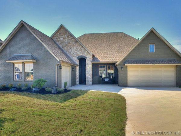 7117 E Queens Street, Broken Arrow, OK 74014