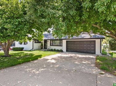 2330 S 90th Street, Omaha, NE 68124