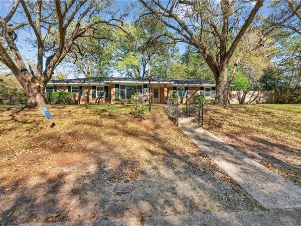 1008 Chalet Drive W, Mobile, AL 36608