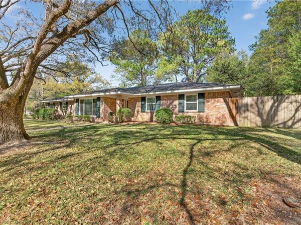 1008 Chalet Drive W, Mobile, AL 36608