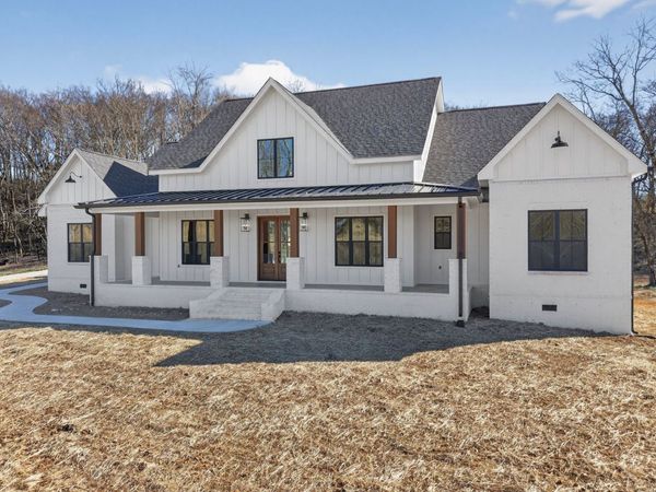 3019 Valley Creek Rd, Culleoka, TN 38451