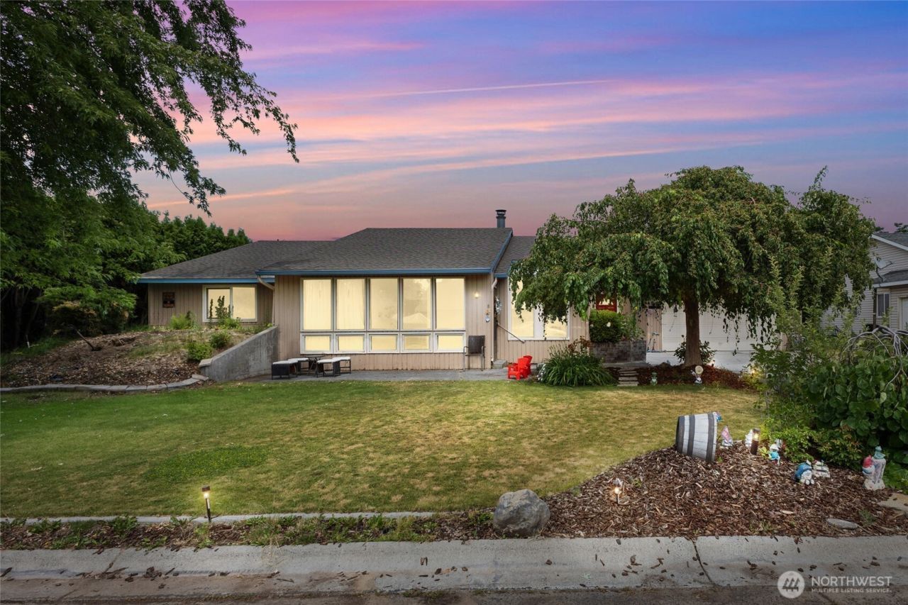 9307 Albert Way Se, Moses Lake, WA 98837 Main Photo