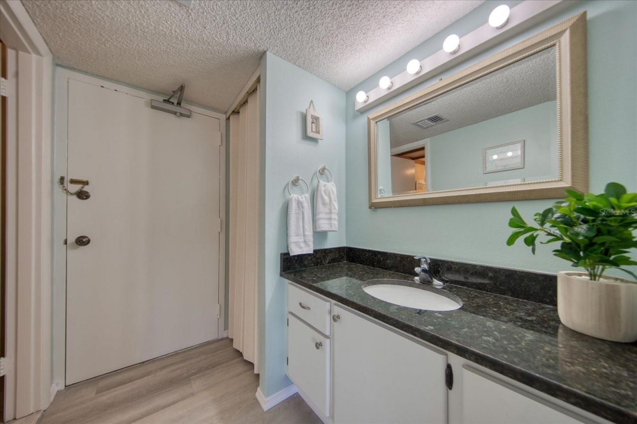 440 S Gulfview Boulevard, Unit 701, Clearwater Beach, FL 33767 Photo