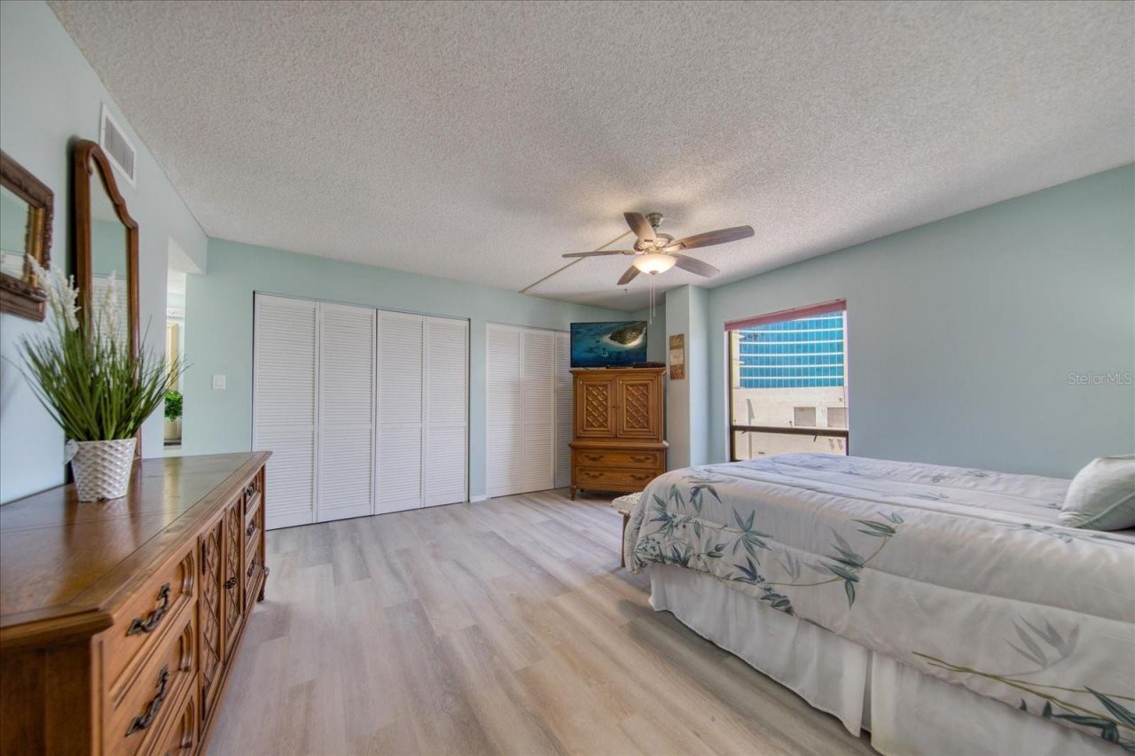 440 S Gulfview Boulevard, Unit 701, Clearwater Beach, FL 33767 Photo