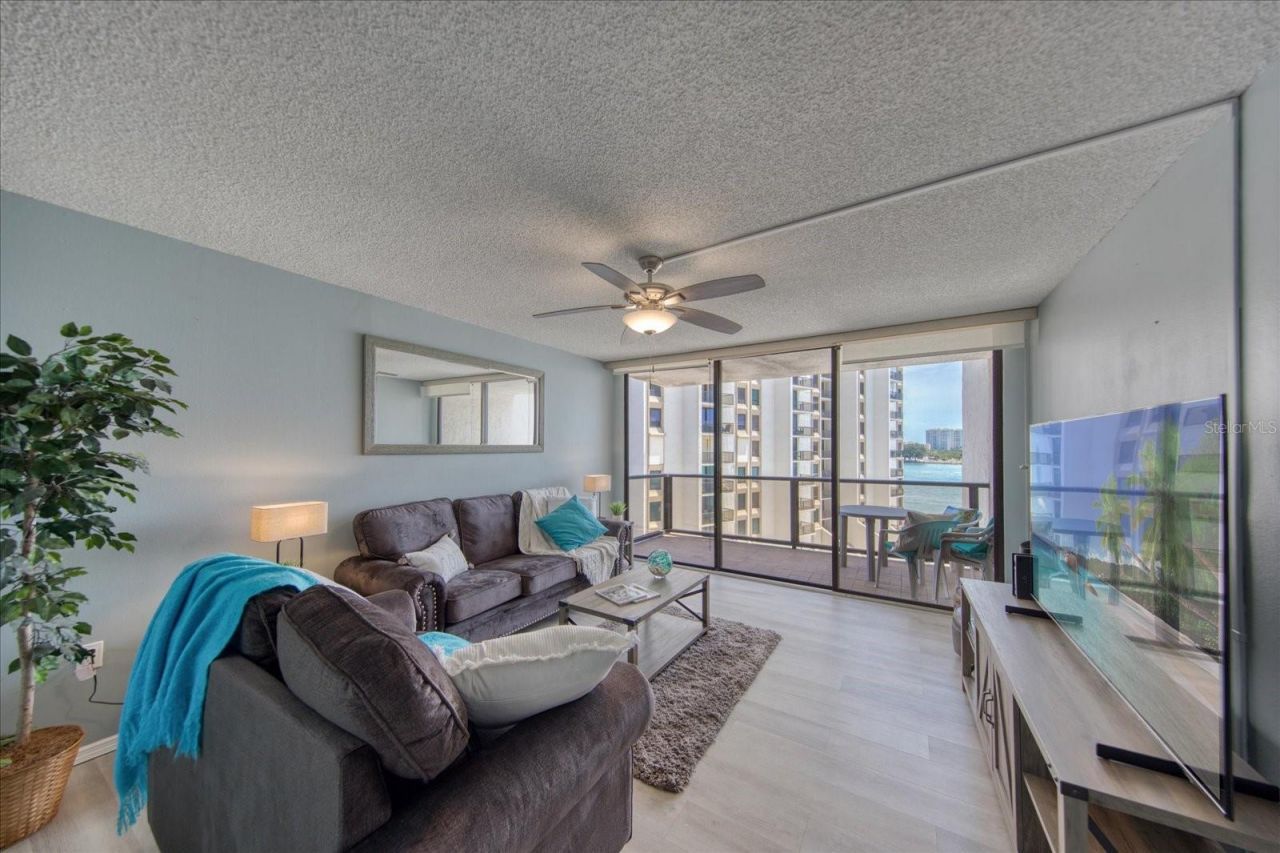 440 S Gulfview Boulevard, Unit 701, Clearwater Beach, FL 33767 Photo