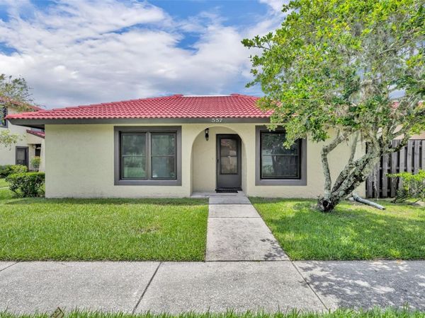 557 HUNTER CIRCLE, KISSIMMEE, FL 34758