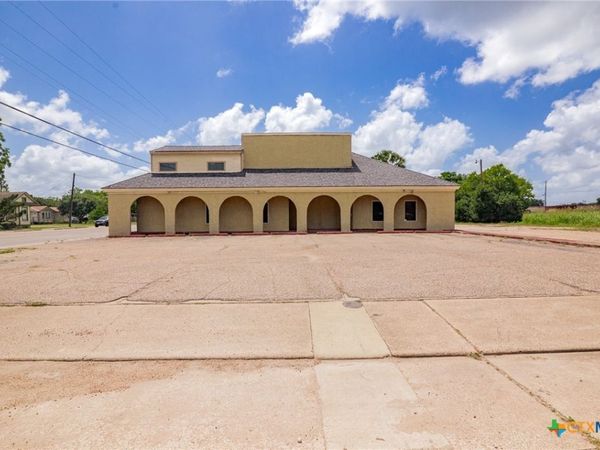 708 E Goodwin Avenue, Victoria, TX 77901